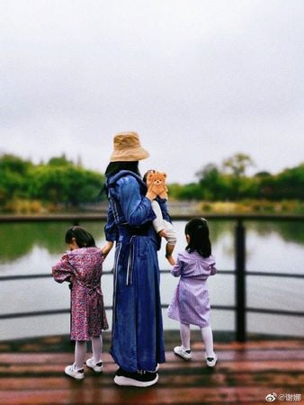 谢娜出书自揭怀二胎患妊娠糖尿病 小女儿一出生住进保温箱