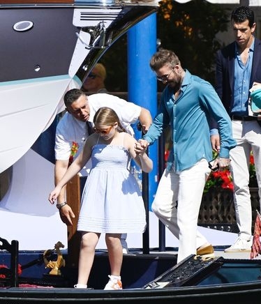 贝克汉姆10岁女儿身材太壮 网酸该减肥