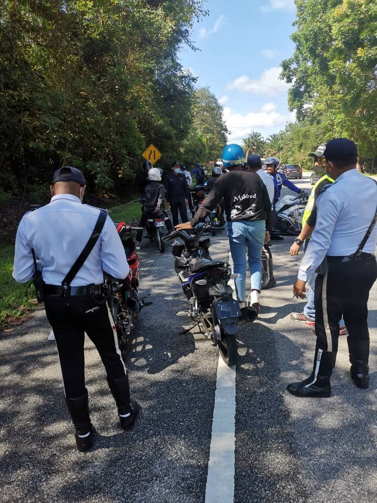 车队集合视频疯传  307人违规遭开312罚单