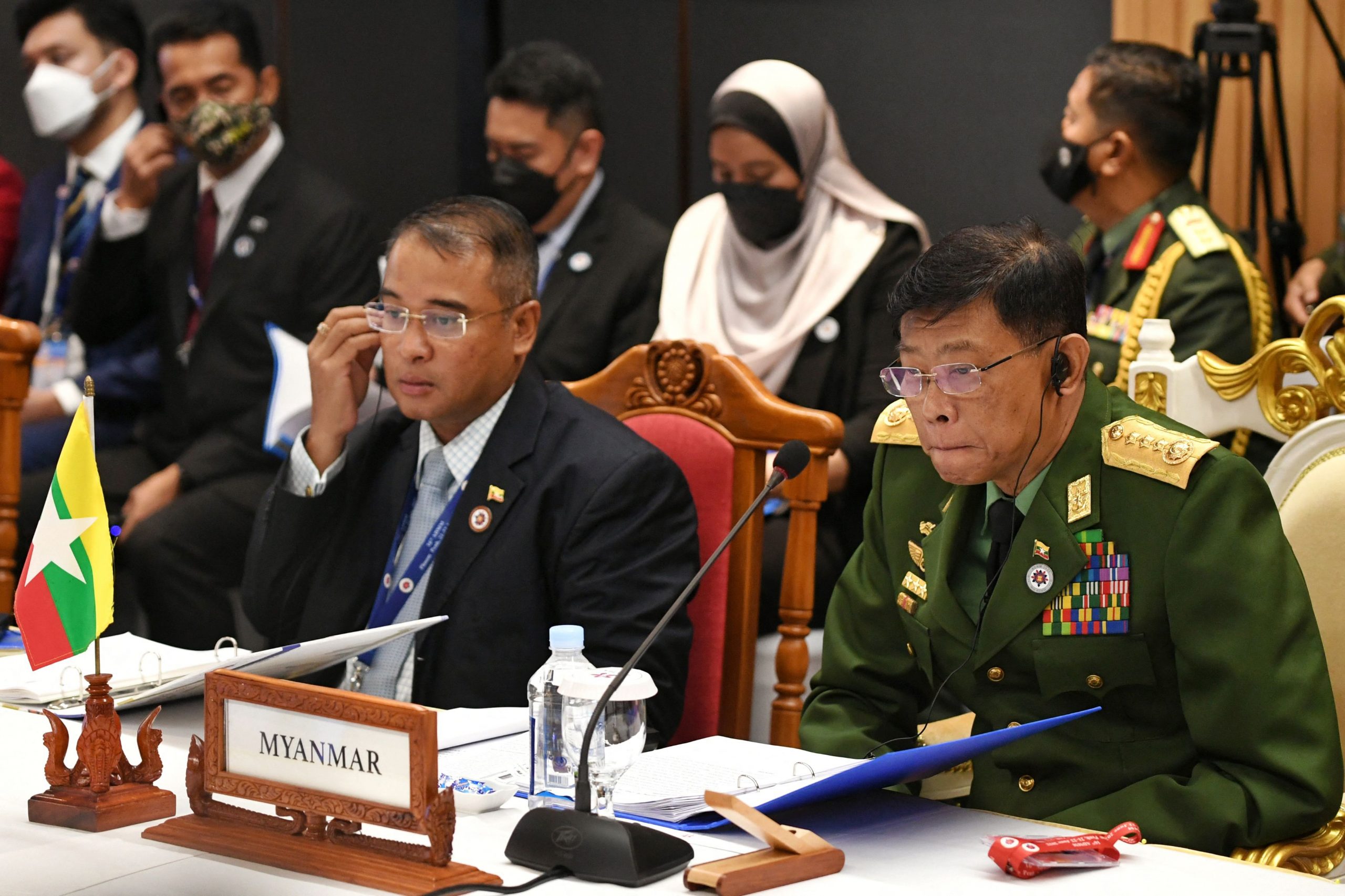 遭英美等国制裁 缅甸防长现身东盟防长会议