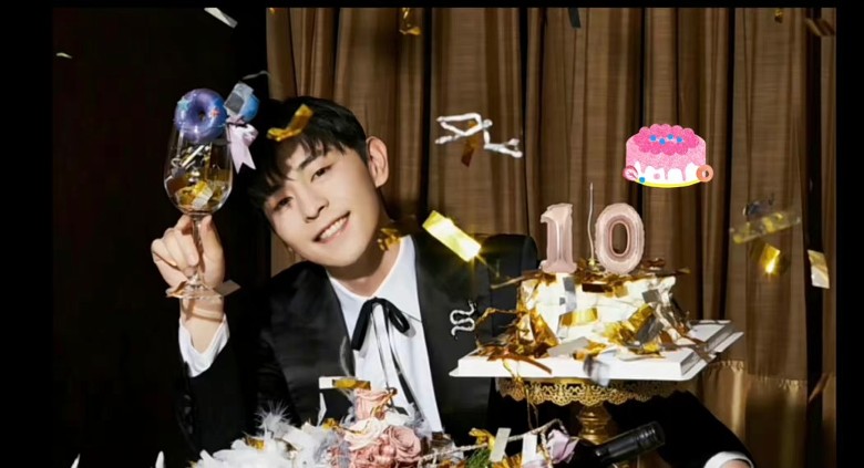 邓伦现身庆出道10周年     铁粉将火锅店变花海