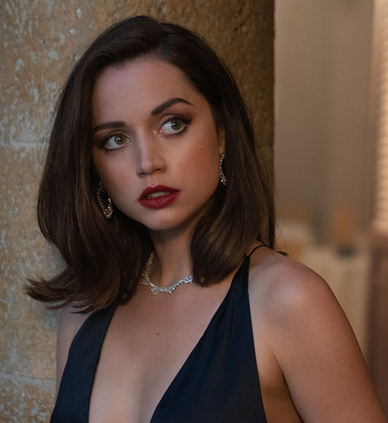 邦女郎性感神还原玛丽莲梦露  网惊叹本尊重现