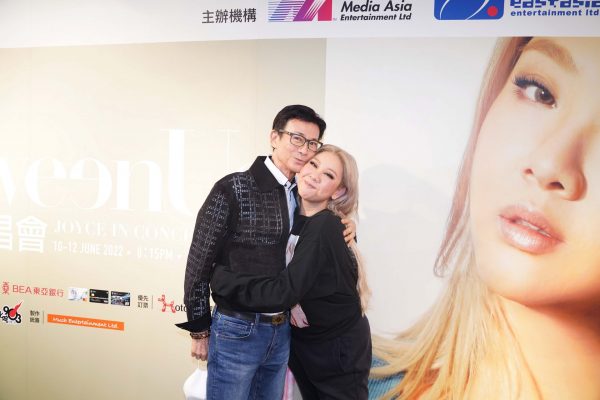 郑欣宜才继承遗产就获求婚? 男星突下跪送戒郑少秋比赞