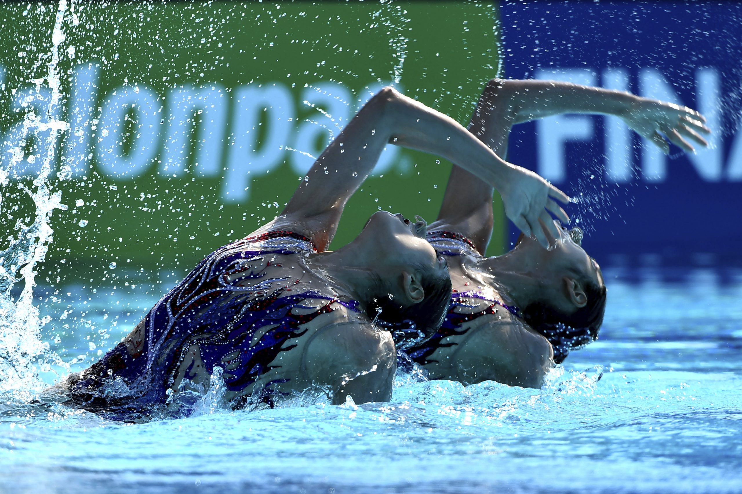 金银铜组合皆是同胞胎姐妹档 中国打破本赛会金荒