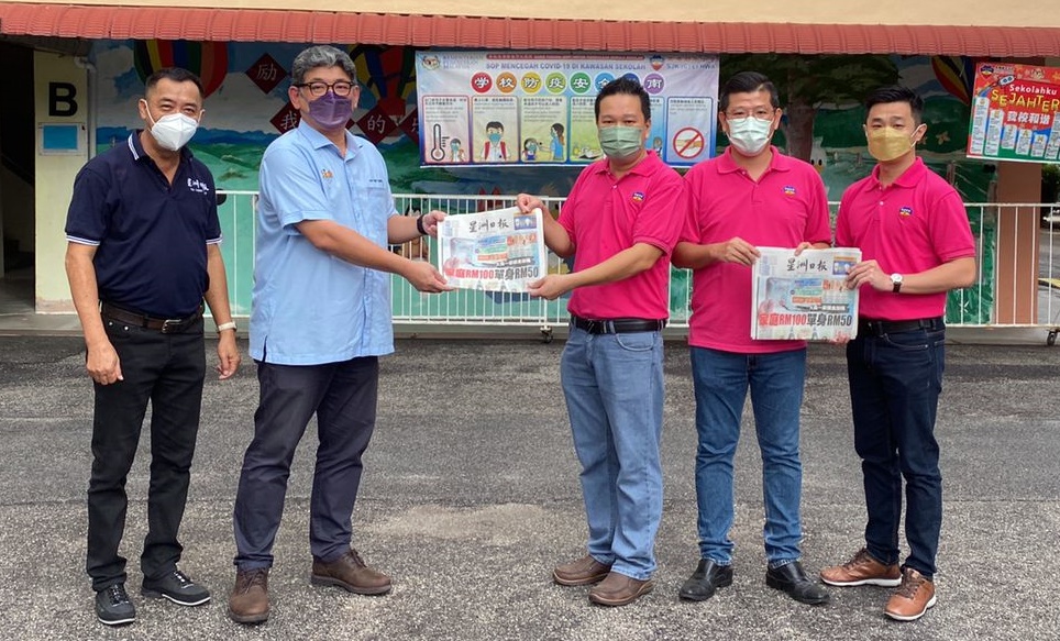 阅报计划首获威省市议员相挺 陈治中赞助励华《星星学堂》