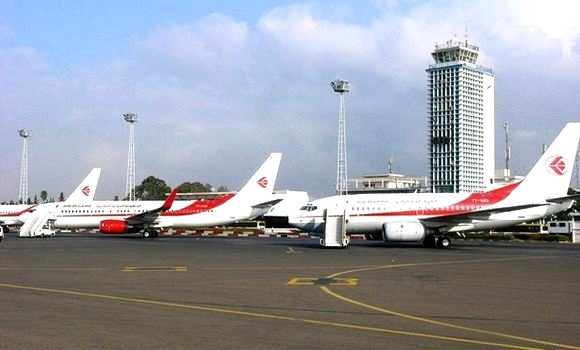 阿尔及利亚航空公司的飞机货舱内发现两具尸体