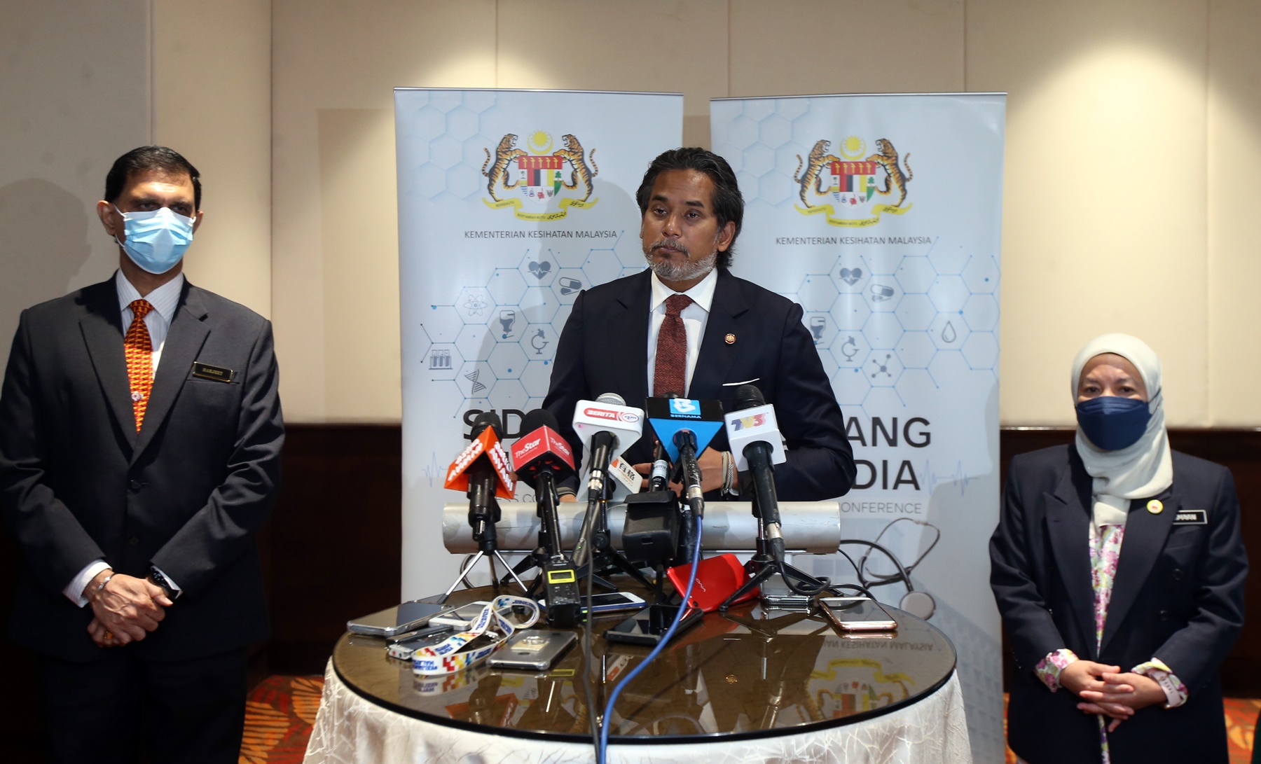 难确定会否再爆疫情高峰期·凯里:高风险群应打第二加强针