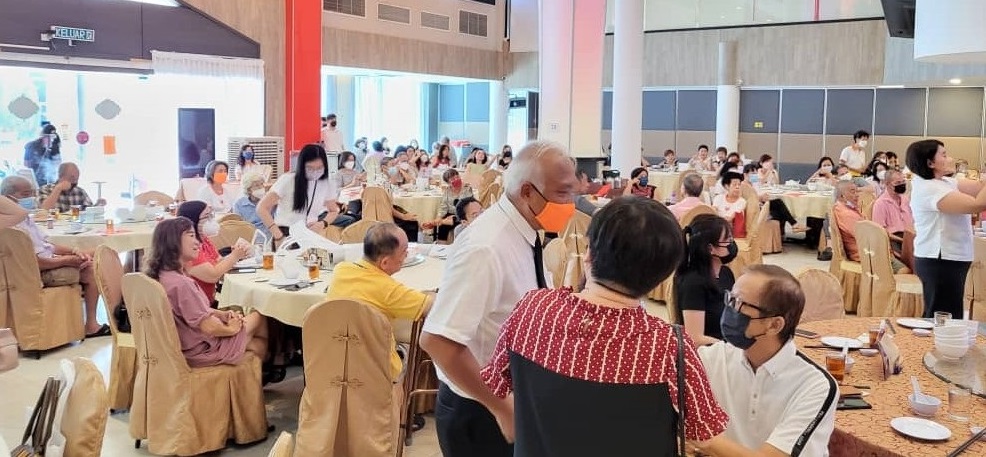 霹：封面主文／食材频频涨价  酒楼菜肴酝酿涨价10%