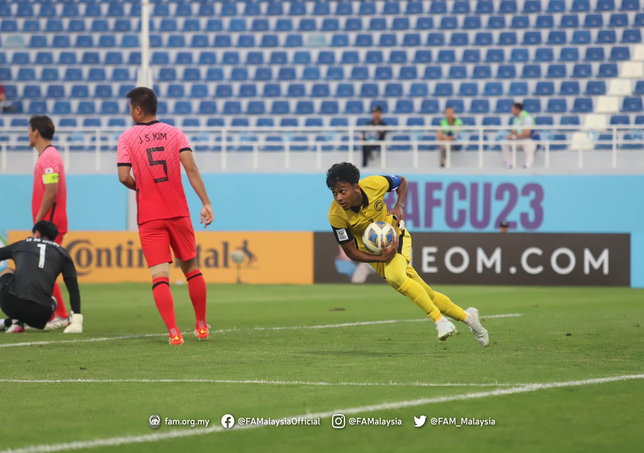 韩国全场28次射门 幼虎已尽力抵御