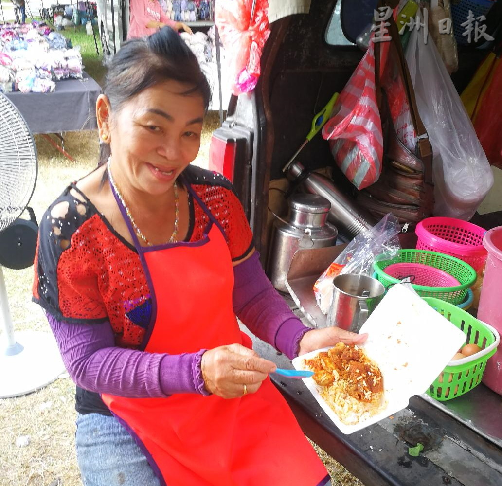 餐车趴趴走 | 班台夫妻改装客货车摆卖 餐车渔村美食吃不腻