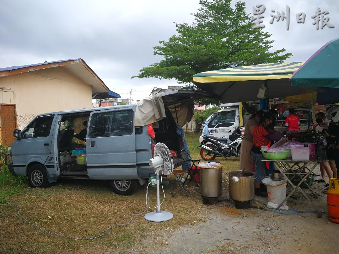 餐车趴趴走 | 班台夫妻改装客货车摆卖 餐车渔村美食吃不腻