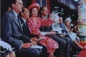 香港珍宝海鲜舫浮沉记