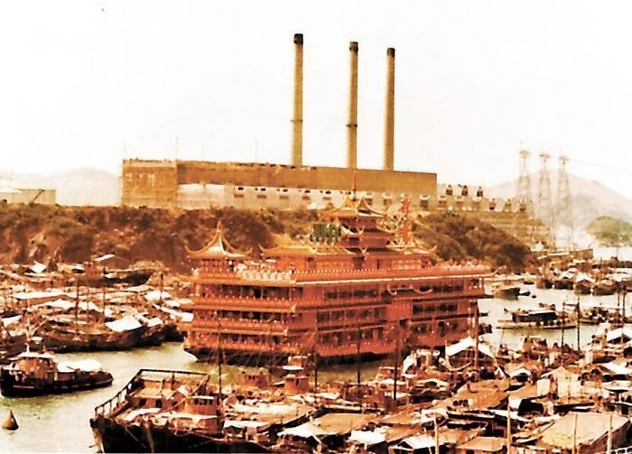 香港珍宝海鲜舫浮沉记