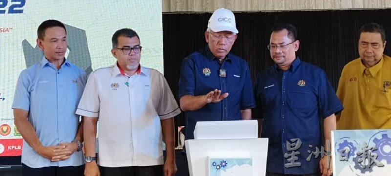 (全国版)马哈基尔卡立:TVET有4万8000名学生就读各科系技术培训可为市场提供86.5%的人力资源