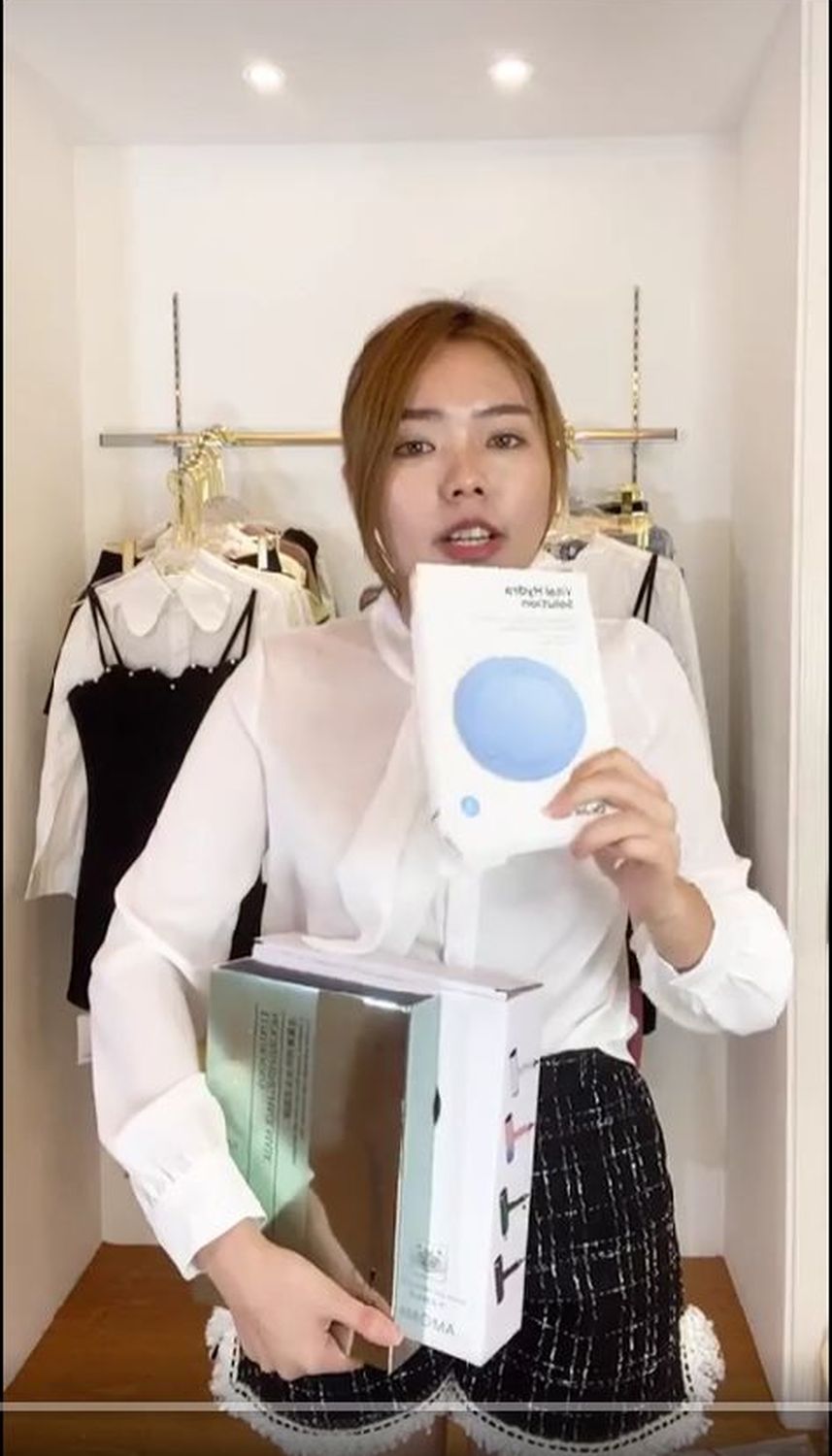 （古城封底主文）《乐活》-造型师转战直播出售服饰