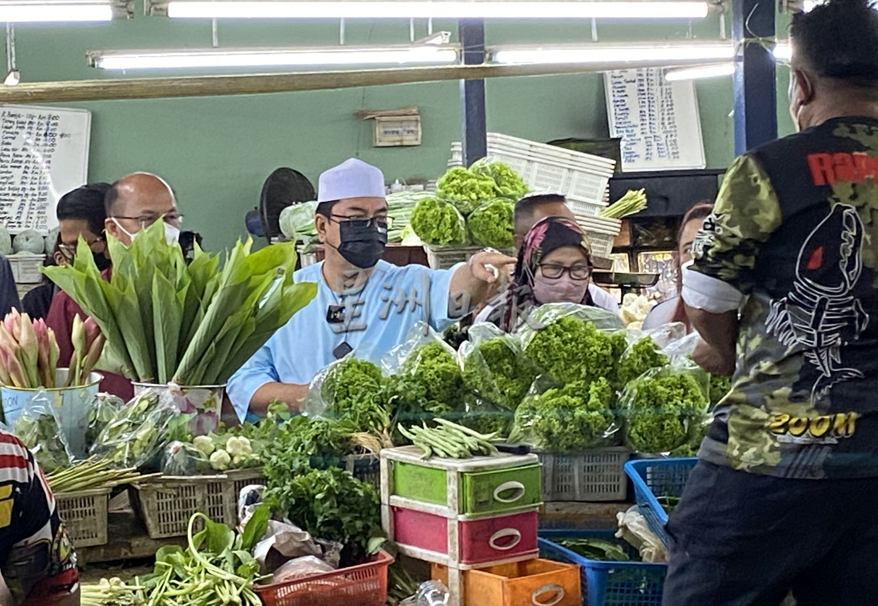 (古城封面主文)首长:建议商家向农场买鸡·确保市场供应充足