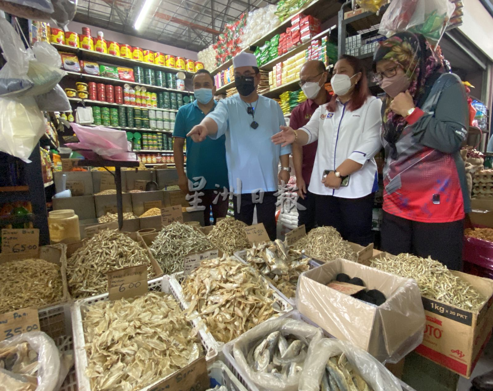 (古城封面主文)首长:建议商家向农场买鸡·确保市场供应充足