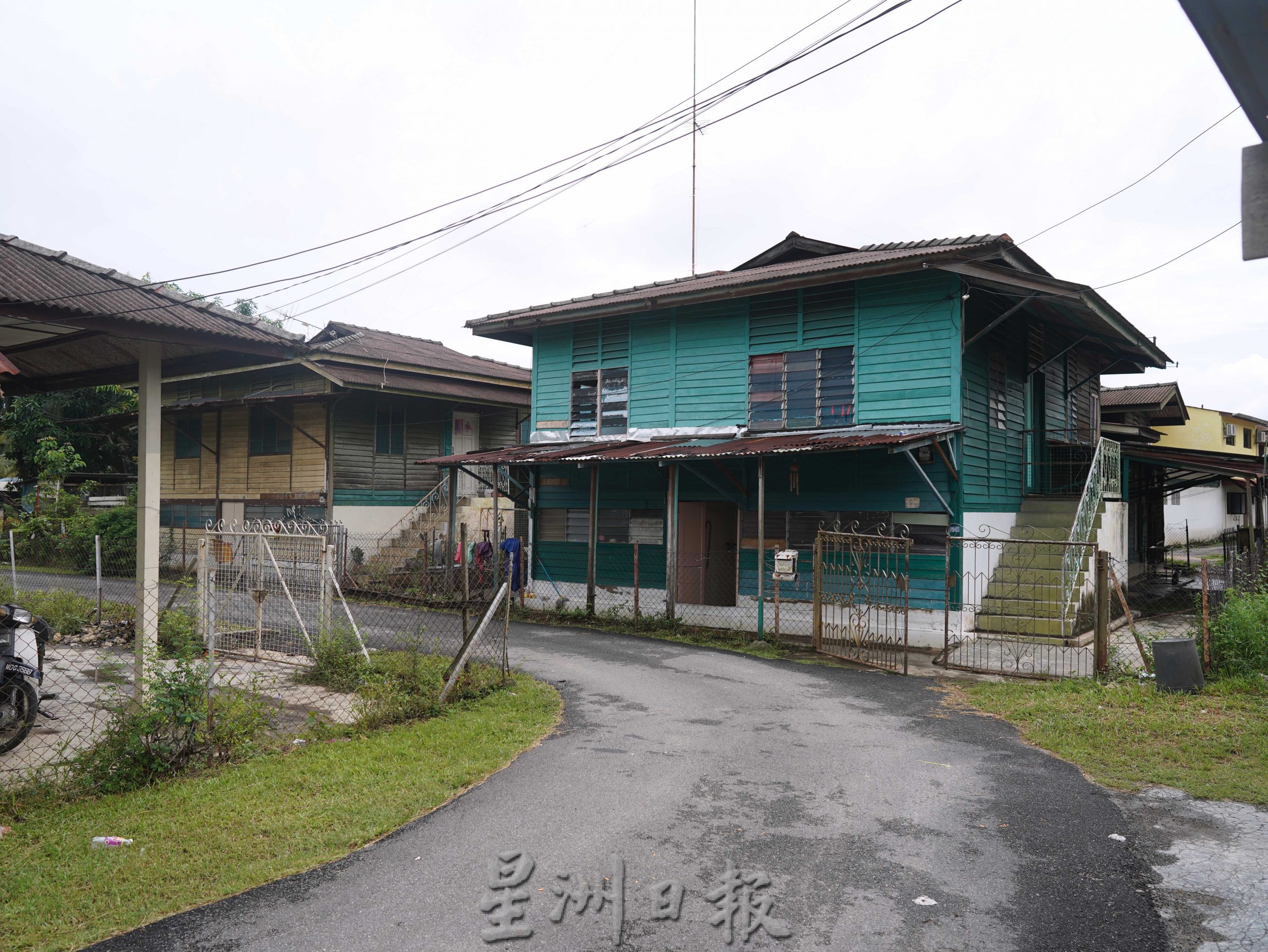 （古城第二版主文）马打古精达兰沟渠阻塞10家淹水，刘志俍呼吁政府监督清洁承包商公司