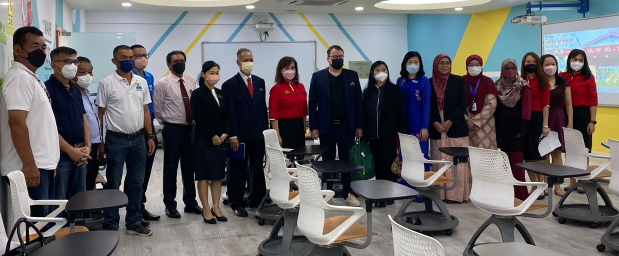 (大北马)赫尔辛基国际学校的代表与槟州教育局学前教育组官员到访麦曼珍华小。