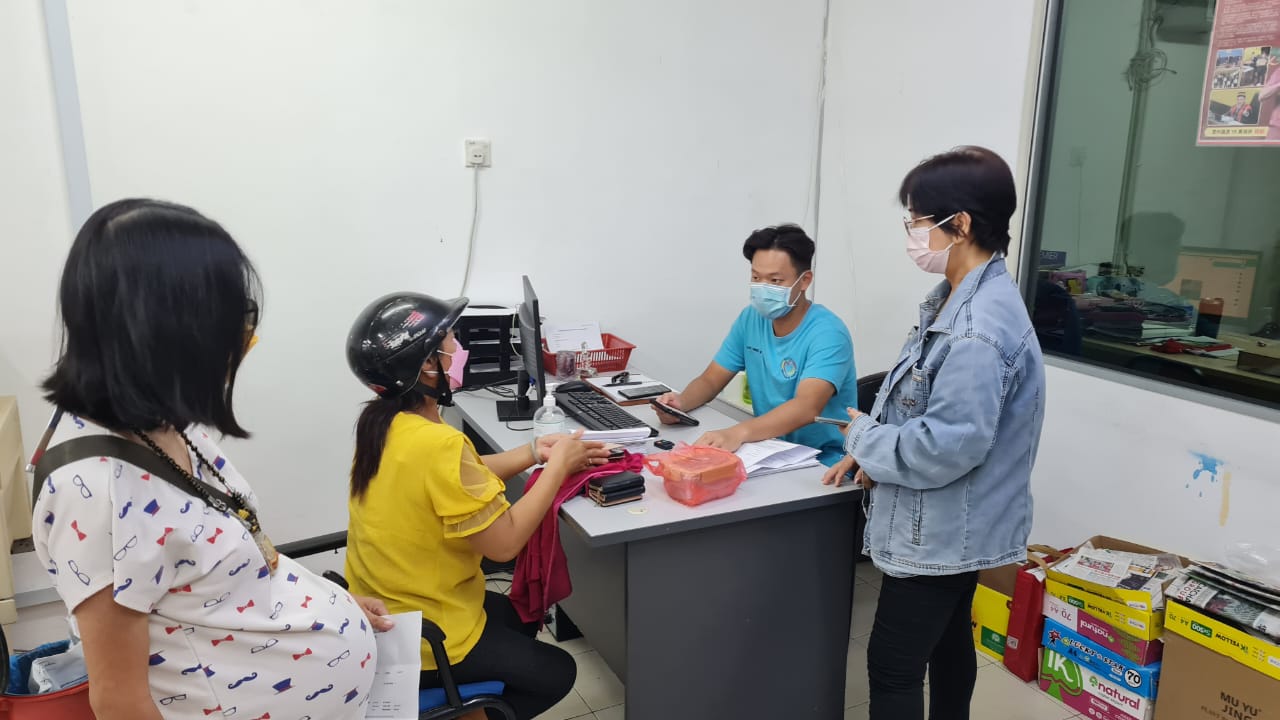 （大都会）适耕庄水灾援助申请表格超过200份