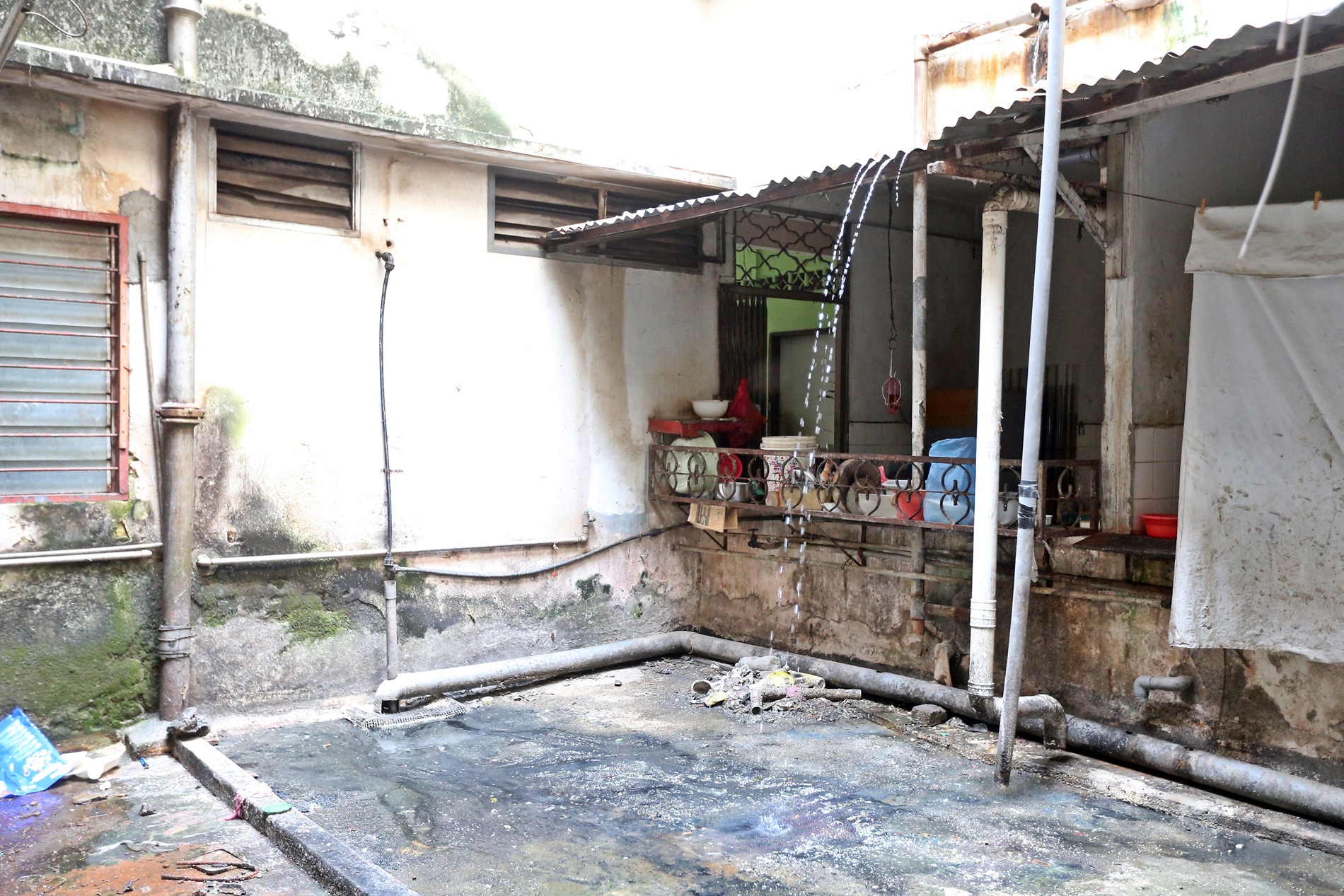 (大都会)/ME03头/武吉免登纳卡沙里路店屋排水问题/6图