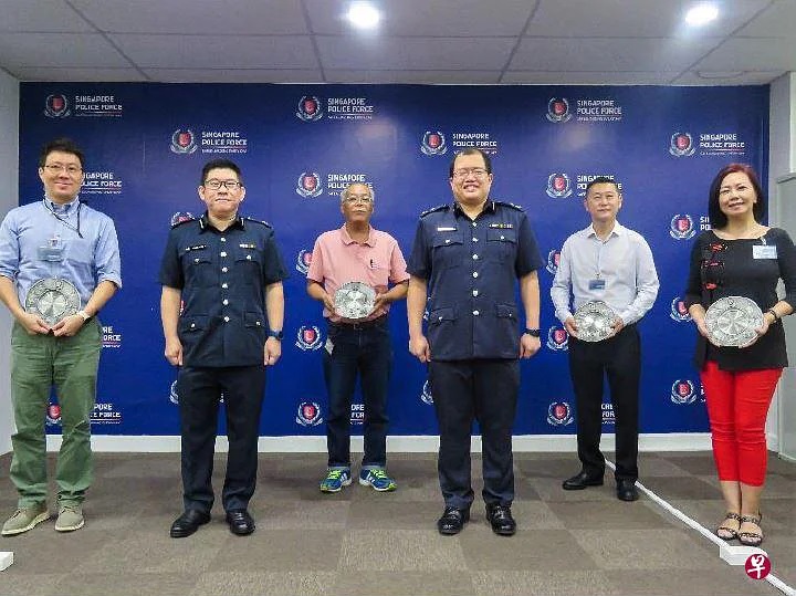 (已签发)柔:狮城二三事:两男助擒色狼 获警方表扬