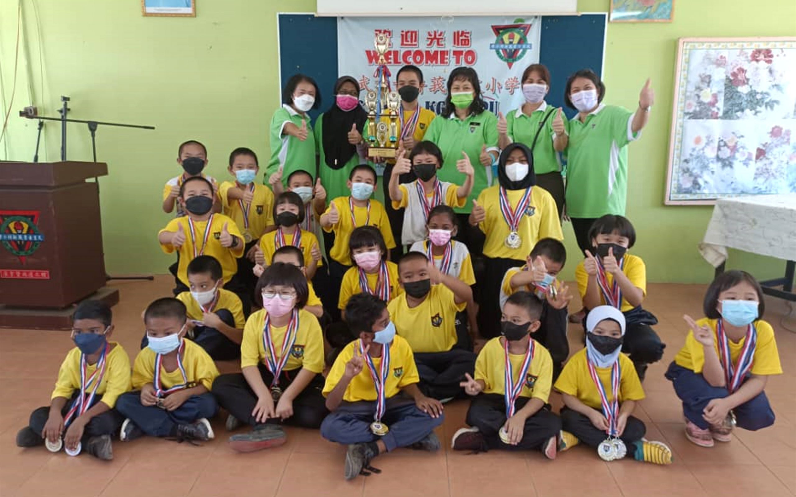 NS02 庇朥/ 武吉古鲁莪新村华小举办常年运动会，获得师生及家长们踊跃参与。