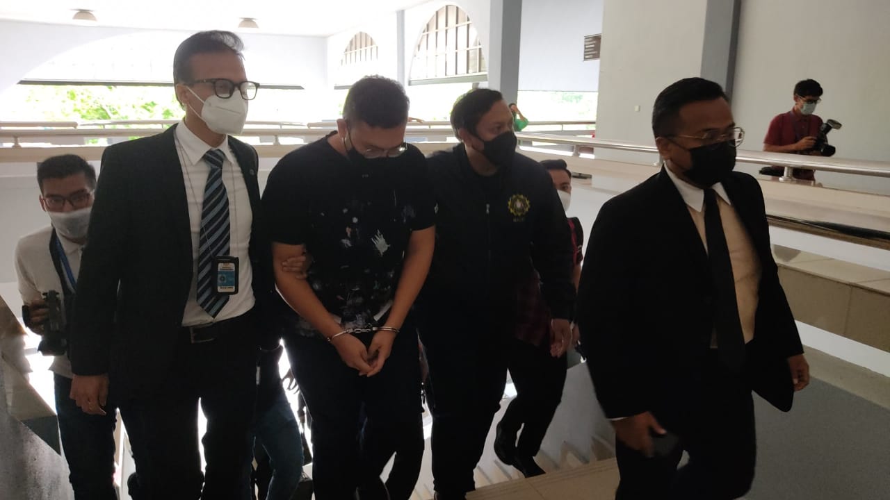 NS芙蓉/为救5名同伙以20万行贿警员,巫裔商人行贿认罪被判罚款10万