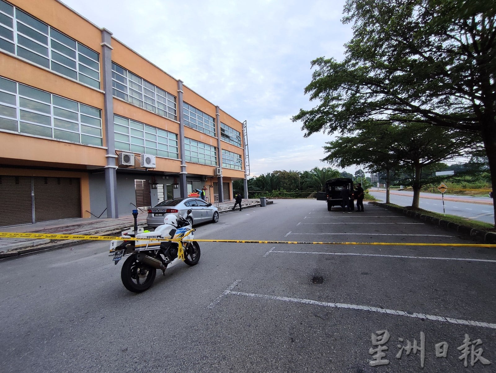 NS马口:外国男子潜进疑要偷窃燕窝却倒毙在商店楼上