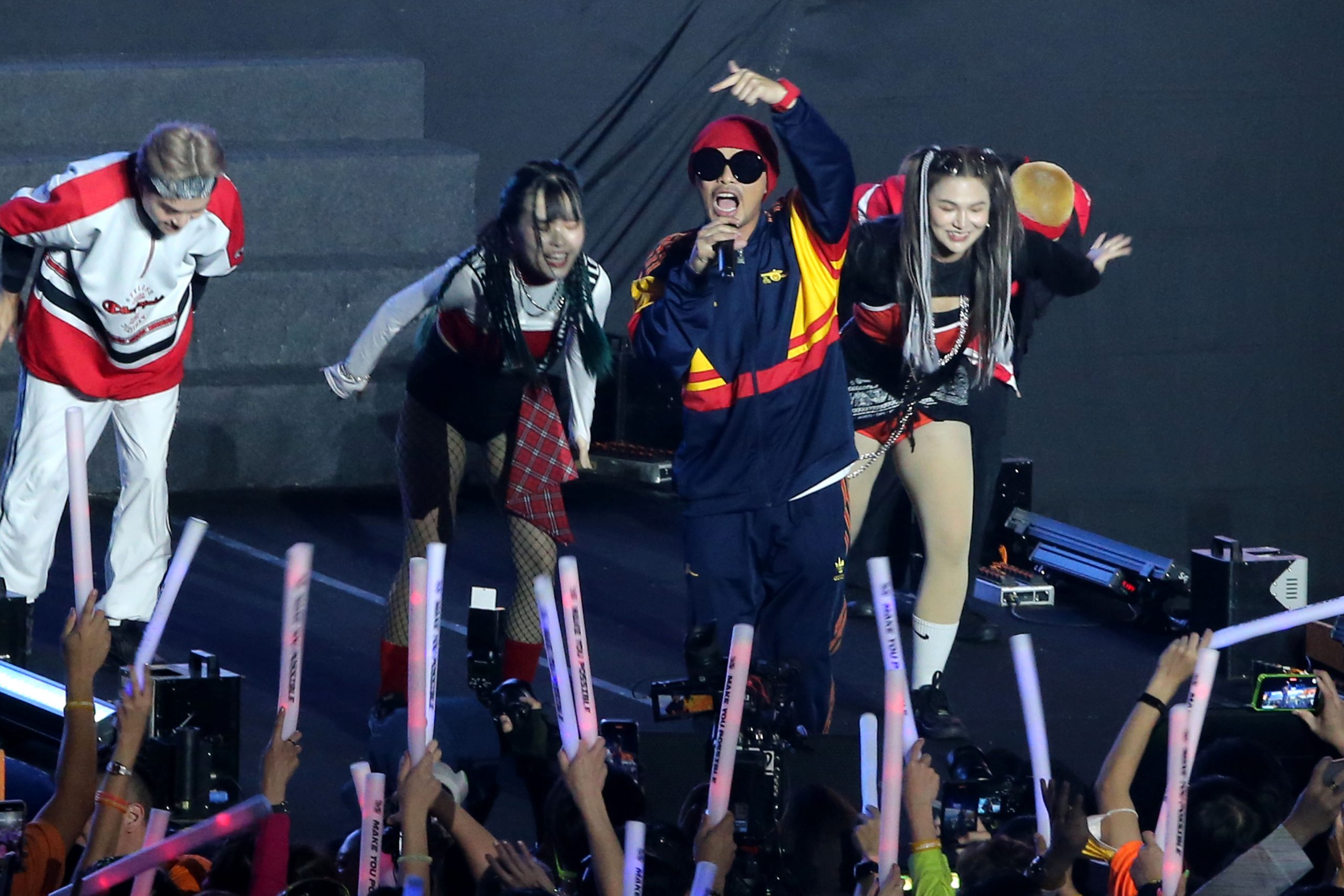 PSY旋风来马亮相24分钟  直呼想在大马开个唱