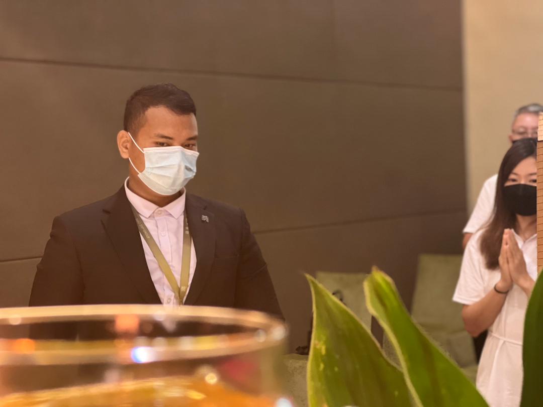 10/7见报∕我们∕马来穆斯林殡仪师