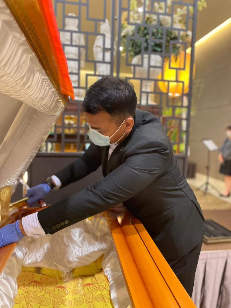 10/7见报∕我们∕马来穆斯林殡仪师