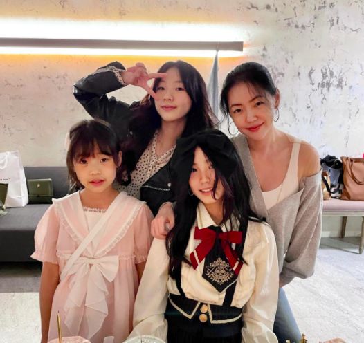 14岁二女儿爱美想隆鼻 　小S气哭