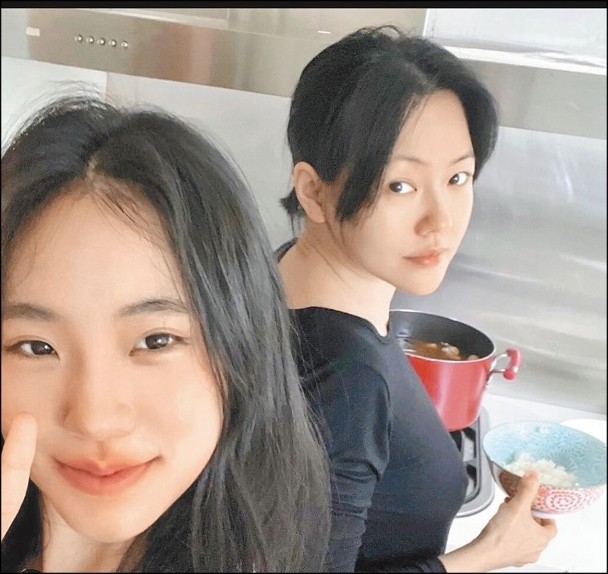 14岁二女儿爱美想隆鼻 　小S气哭