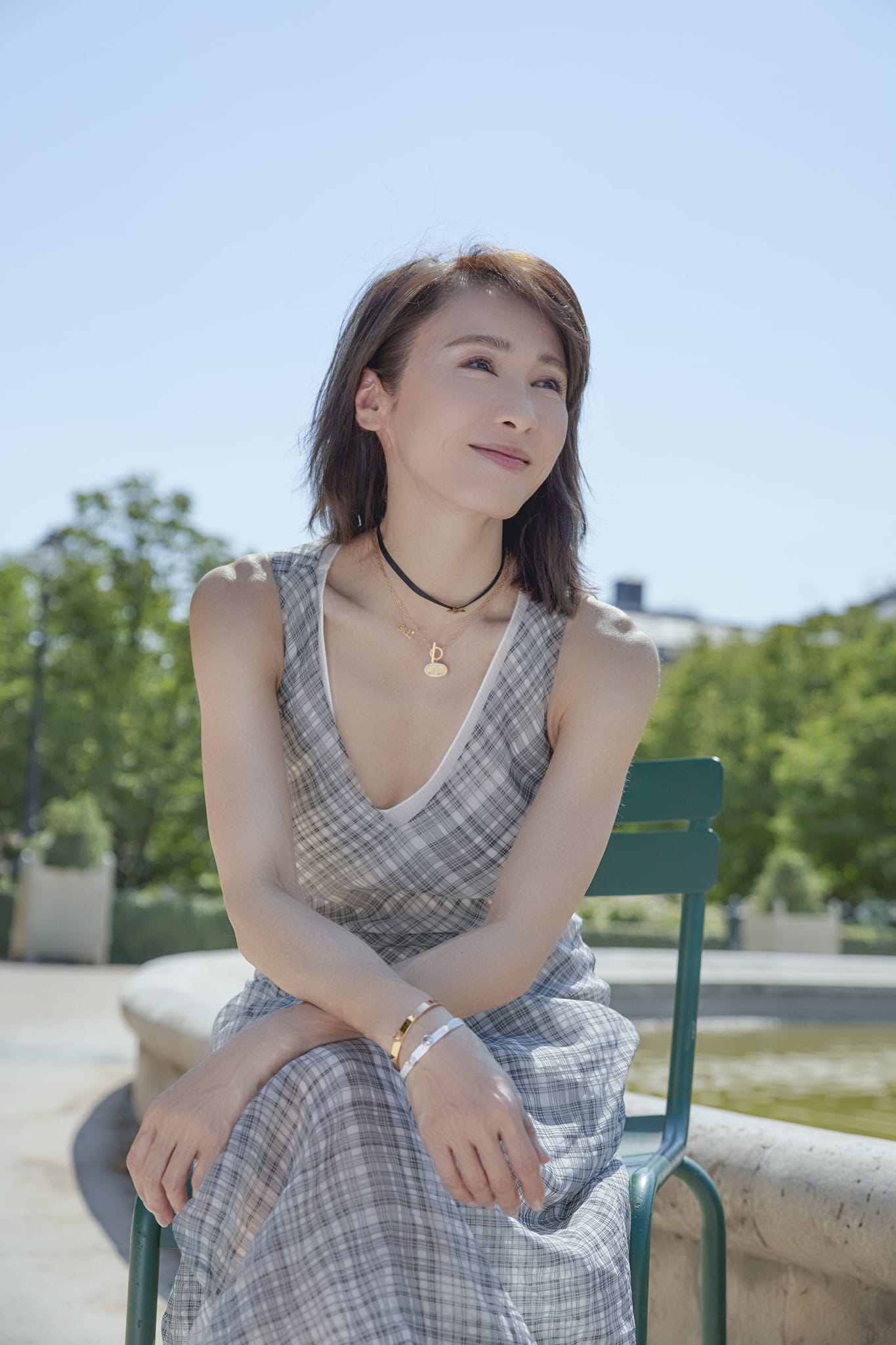 50岁黎姿巴黎度假逆龄似少女　性感出镜竟暴瘦见骨