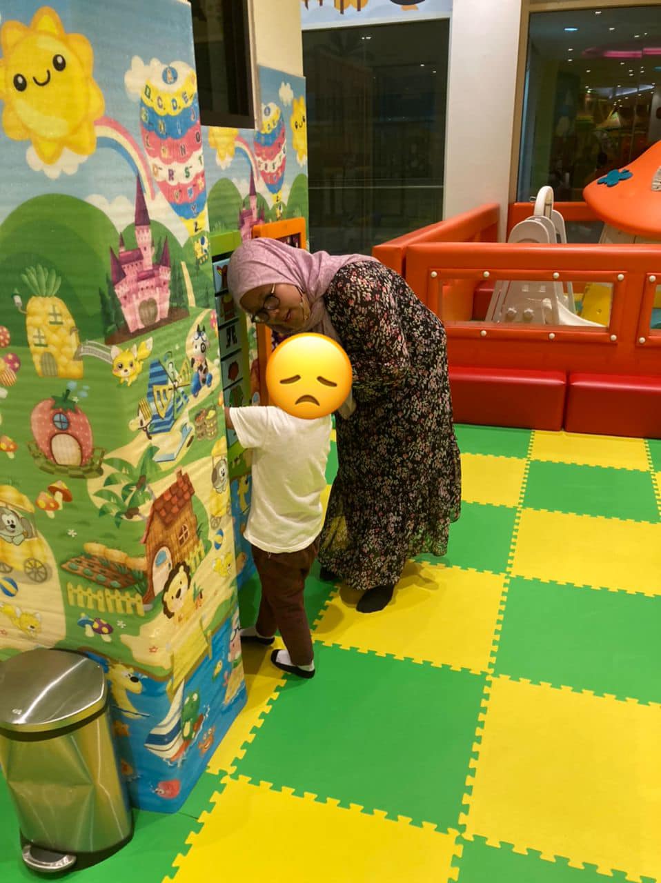 5岁男童叫姐躺下做猥亵动作·路人吓到速阻止 找不到父母