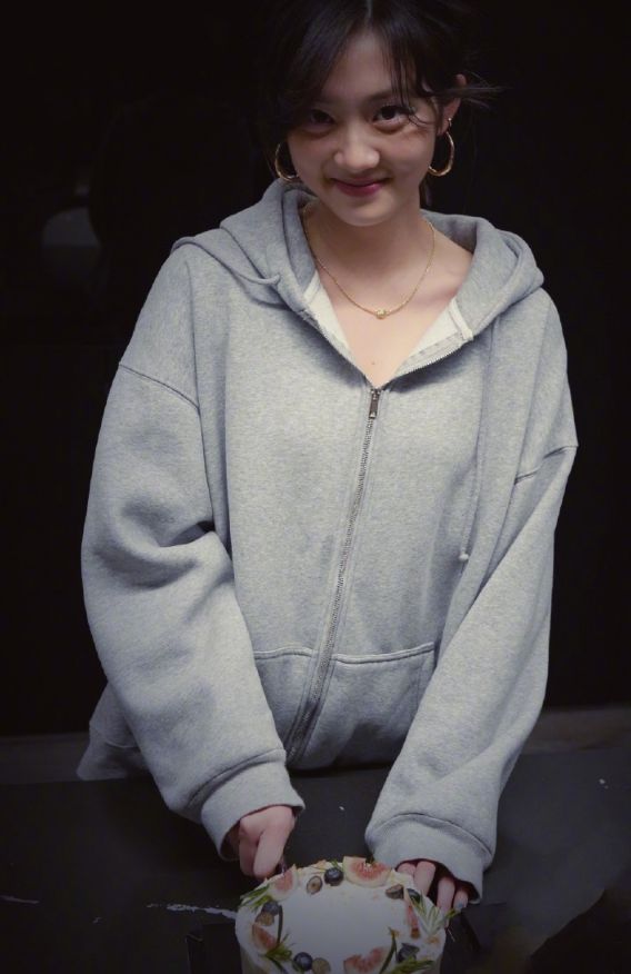 9岁多妹烫发爆口水战 黄磊护女：爱美是孩子天性	