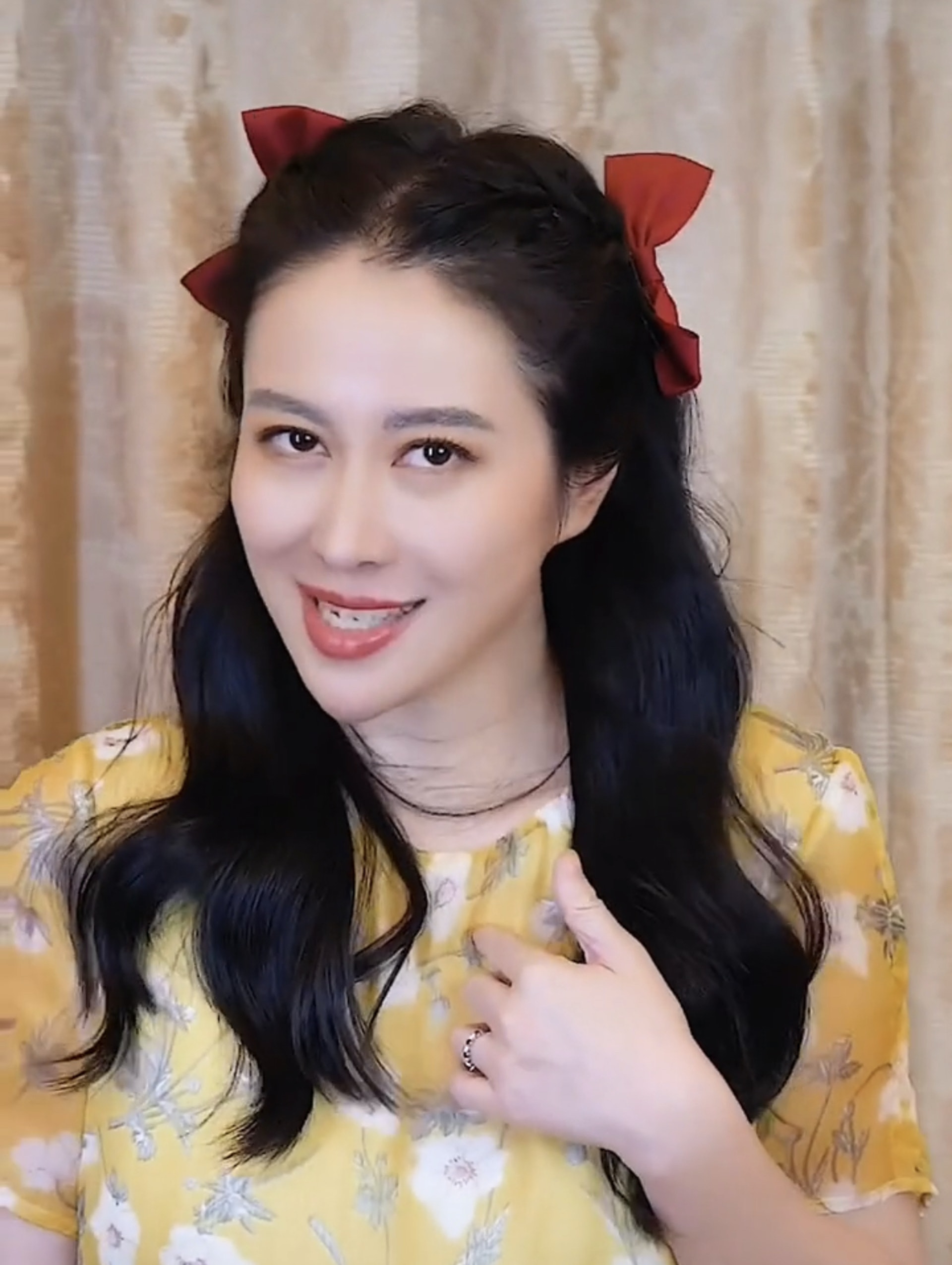 大妈霸占赛车场跳广场舞 叶璇斥扰民:该惩处