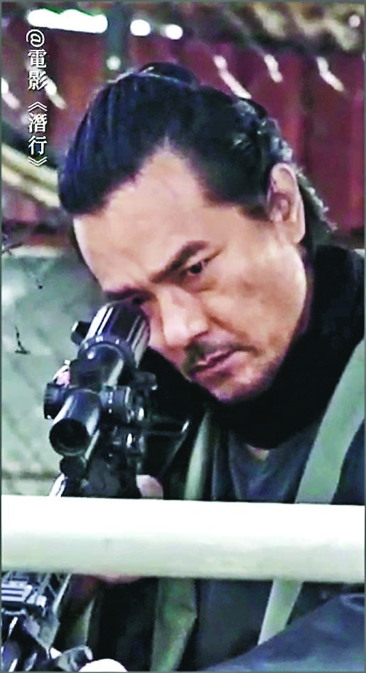 ​林家栋拍​奔跑戏绊倒受伤  全身不能动弹紧急送院