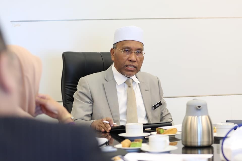 “投注站3%顾客是穆斯林”部长：宗教局将扣留他们