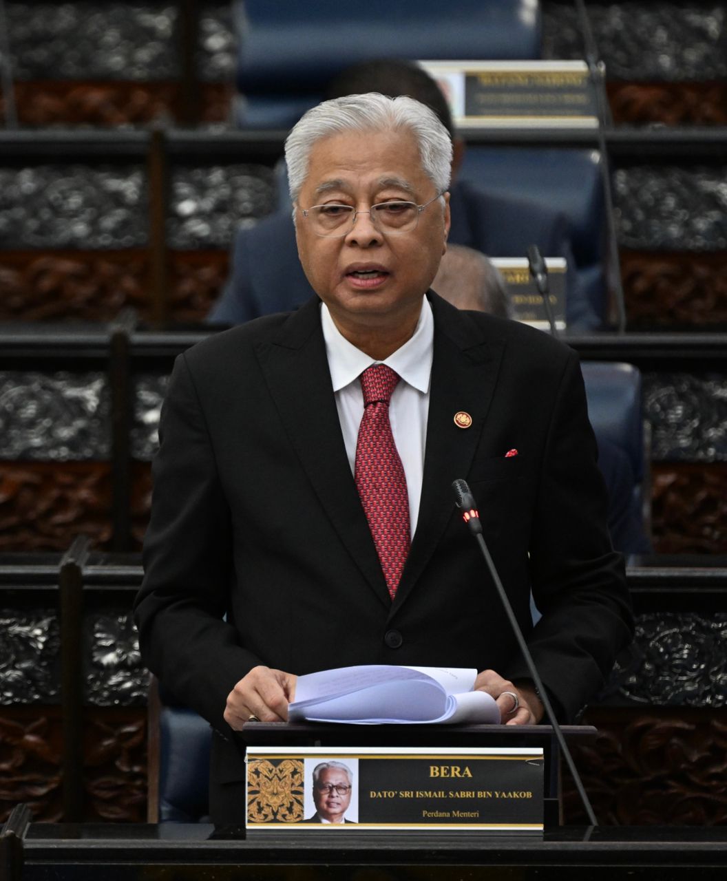 “禁无故换党确保政治稳定”·首相：大马伟大历史