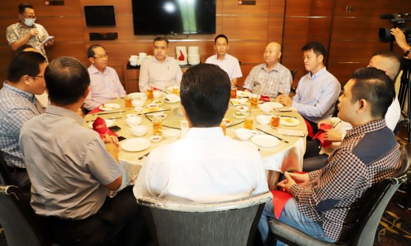 “飞象过河”拨款巴生独中引揣测 欧阳捍华:代议士义务