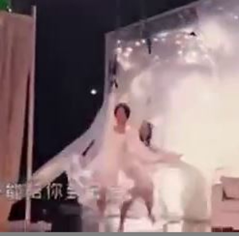 《乘风破浪》|黄奕吊钢丝失手坠落 惊悚画面曝光