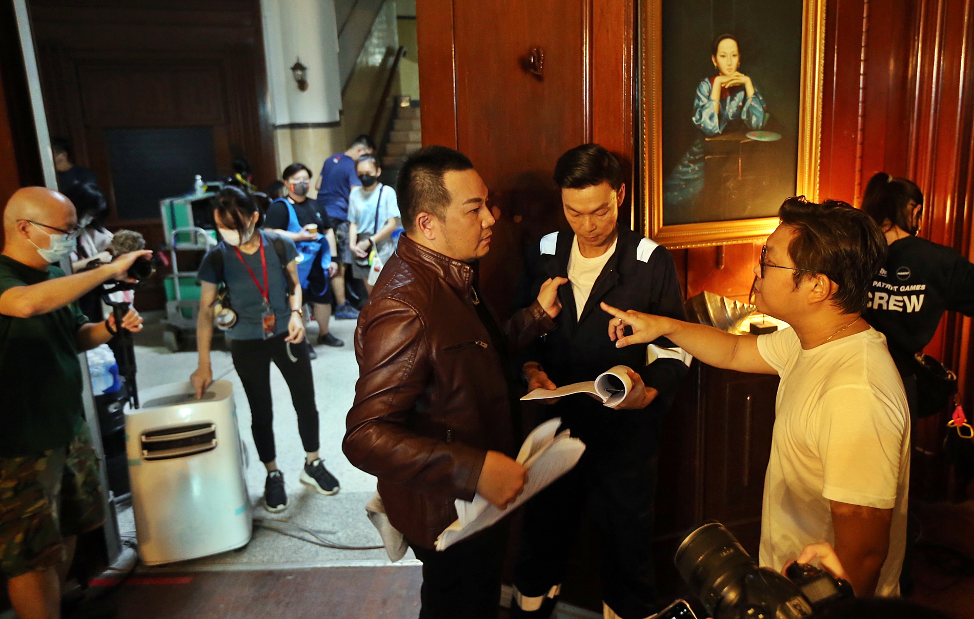 《发财联盟》|狂NG对白砍剩“单字” 辉哥片酬新币变马币