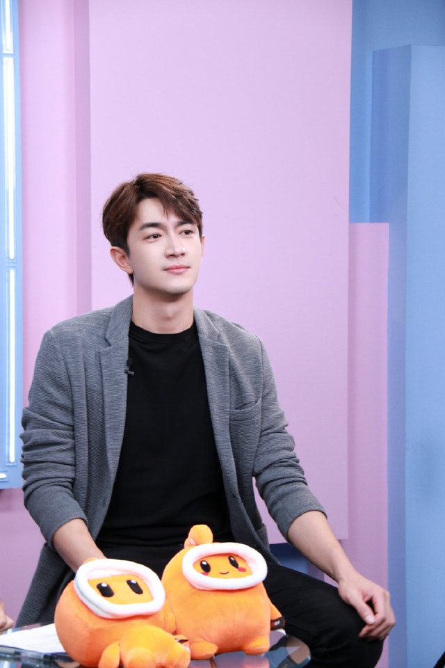 《青簪行》遭吴亦凡拖累AI换脸补拍　服装又被检举亲日	