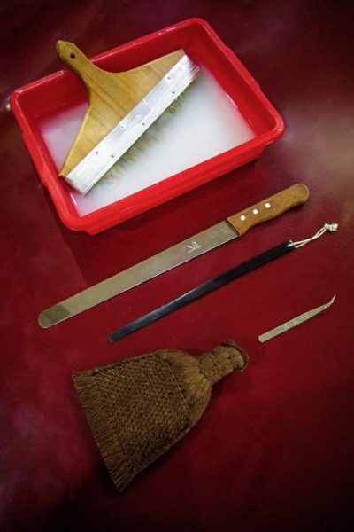 【文房四宝之装裱篇／02】修复一张纸的力度──如何化腐朽为神奇，复活书画？