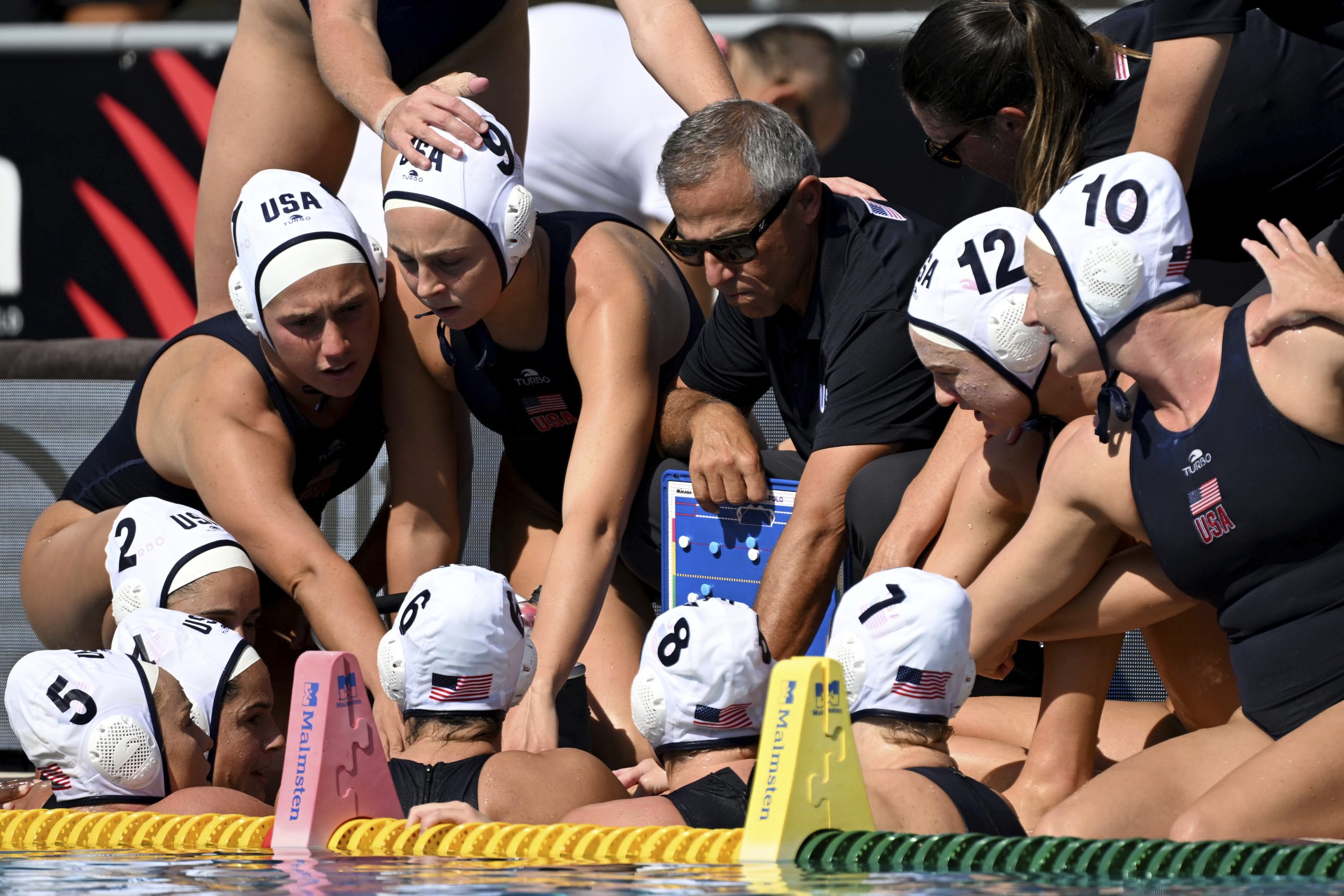 世界水上运动锦标赛| 跳水横扫10金 中国冲击总冠军