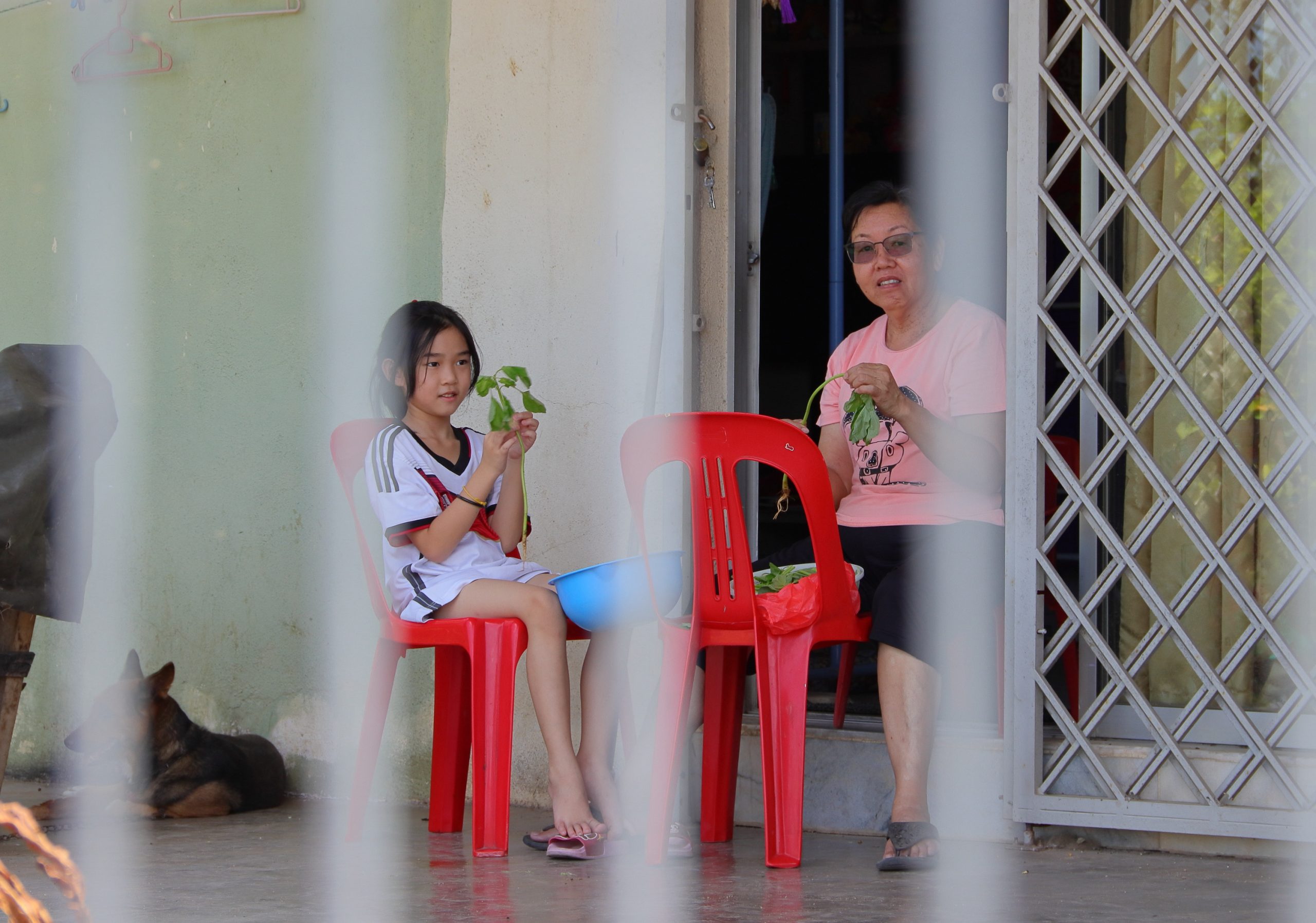 东：关丹市区停电，市民怨声载道。