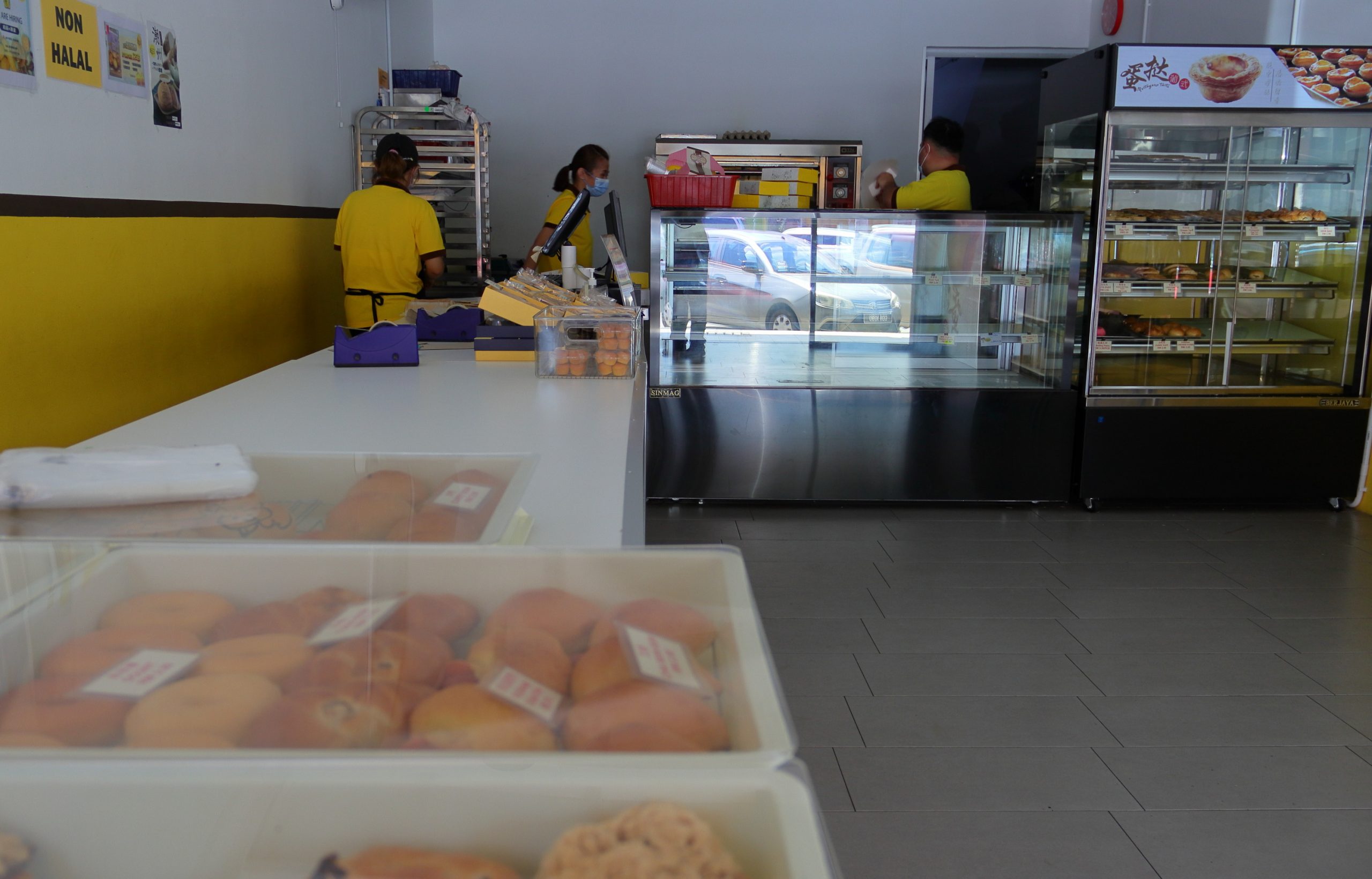 东：关丹市区停电，市民怨声载道。