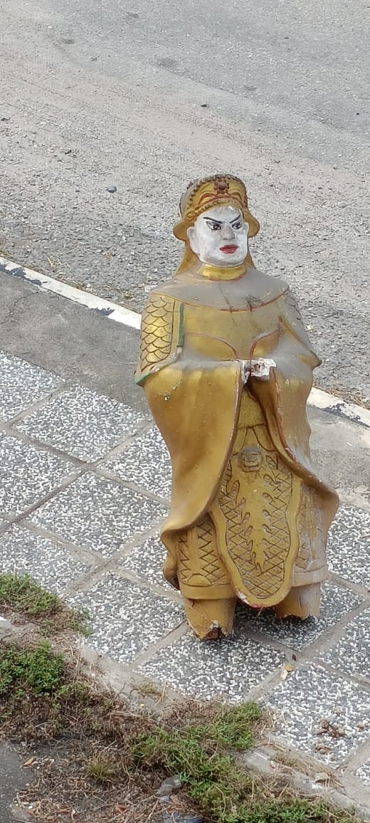 东:加叻天圣宫天神亭被破坏